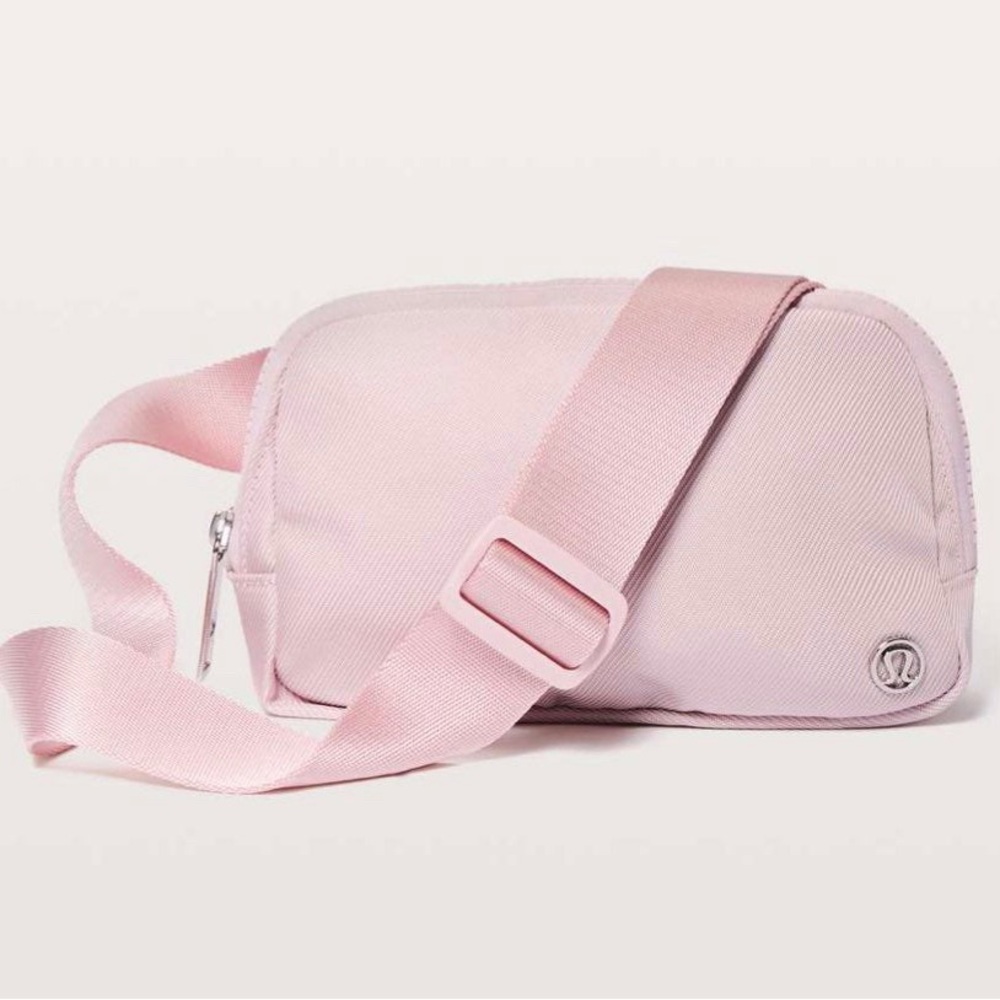 lululemon • RARE Everywhere Belt Bag 1L